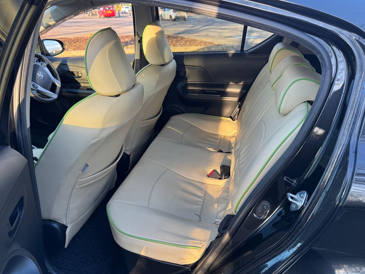 Used Toyota Aqua for sale - 77440309: Photo 14