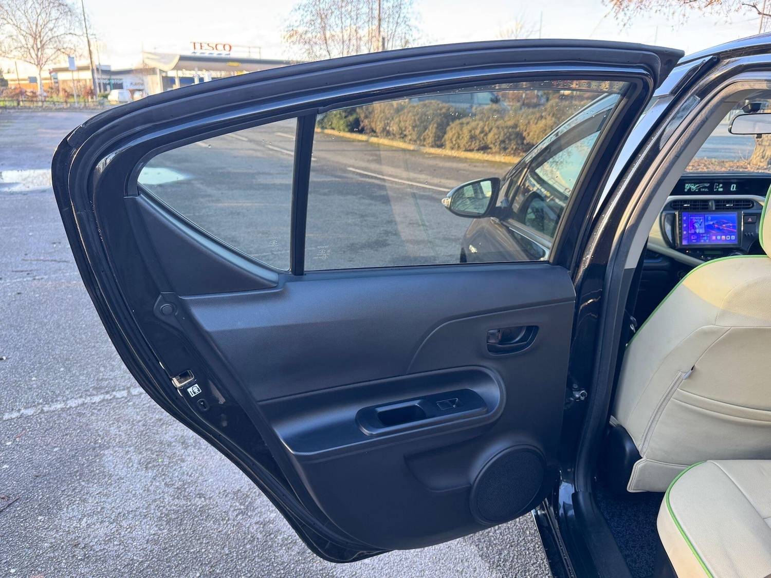 Used Toyota Aqua for sale - 77440309: Photo 22