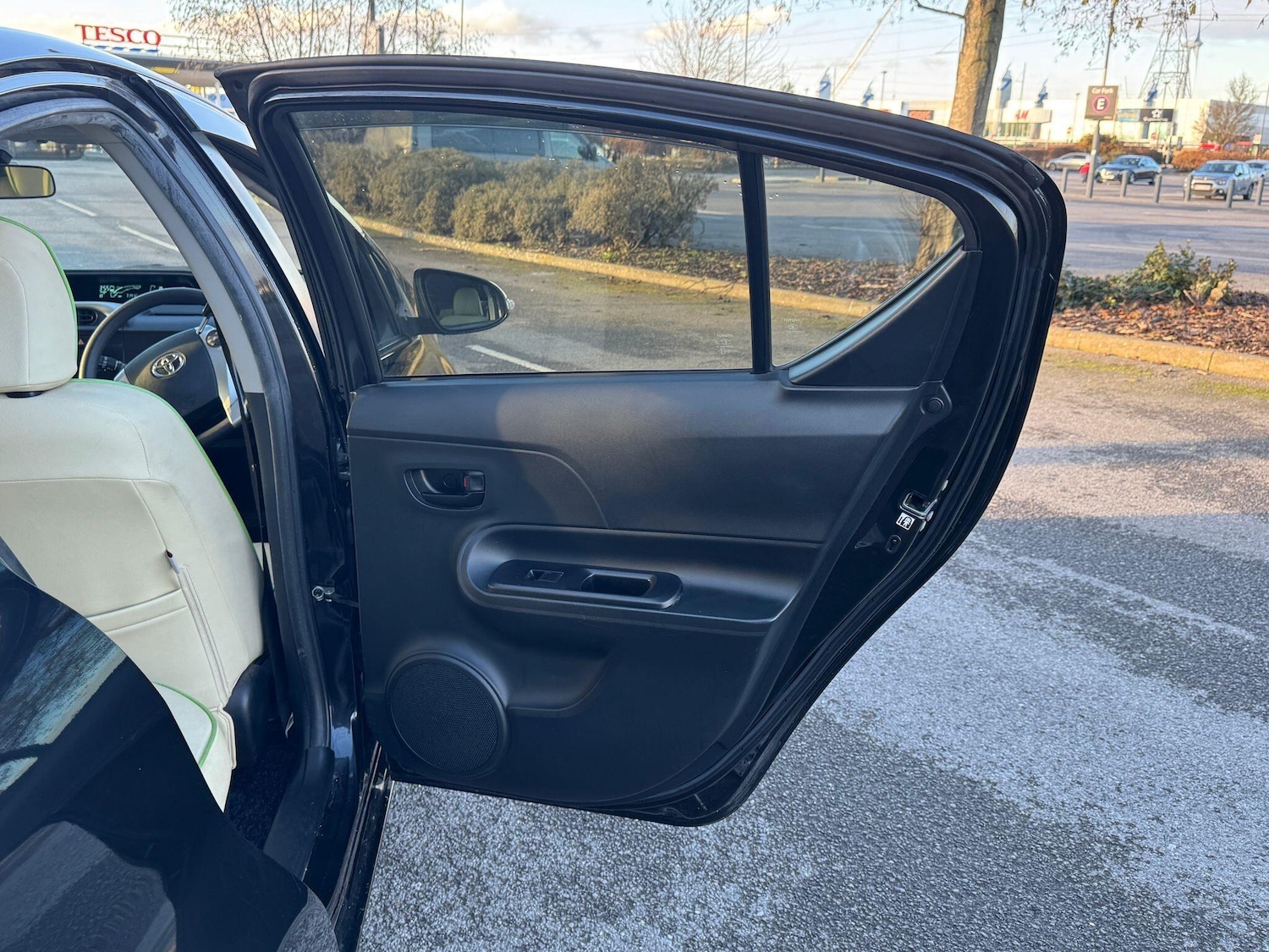 Used Toyota Aqua for sale - 77440309: Photo 23