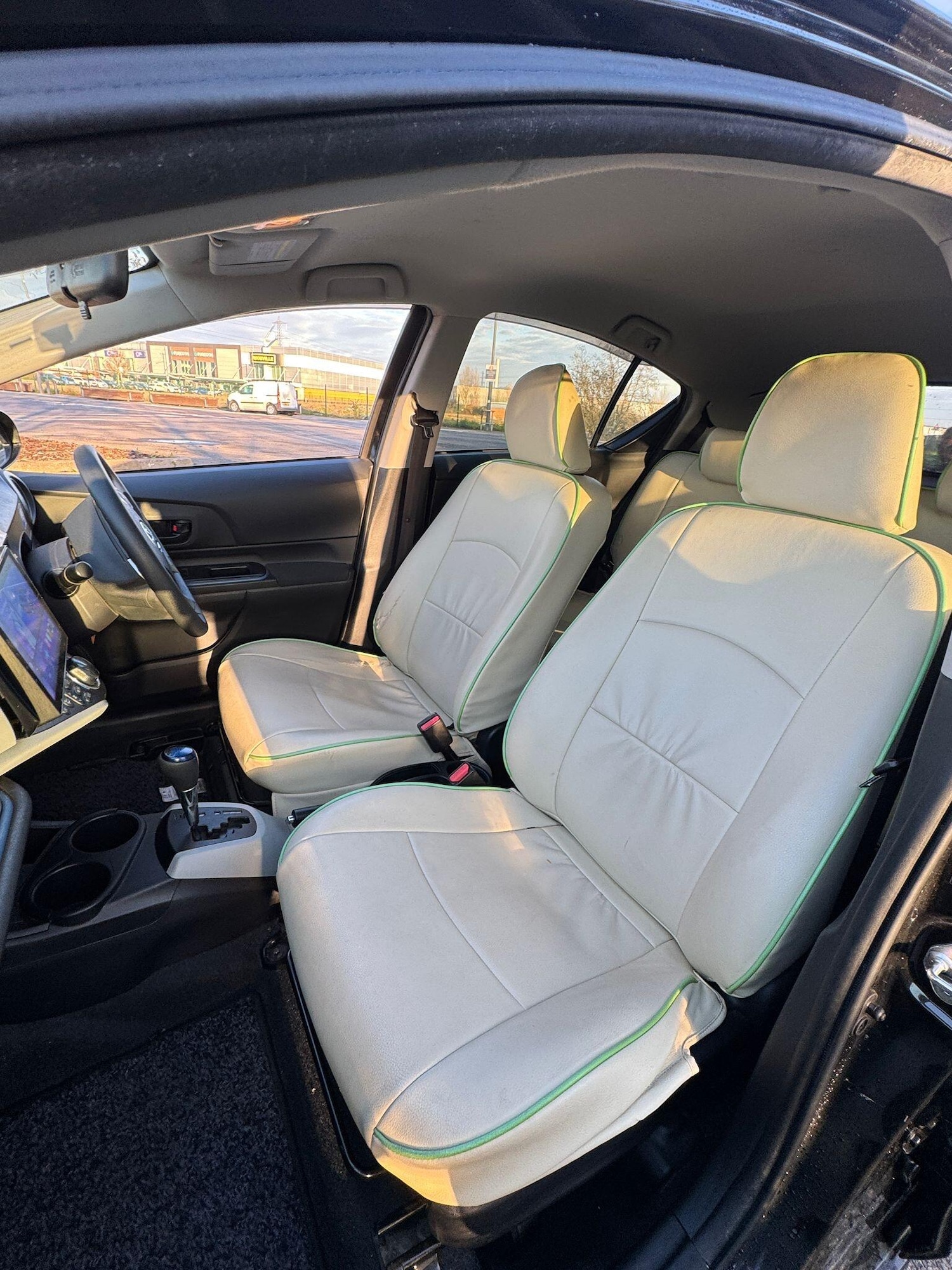 Used Toyota Aqua for sale - 77440309: Photo 37