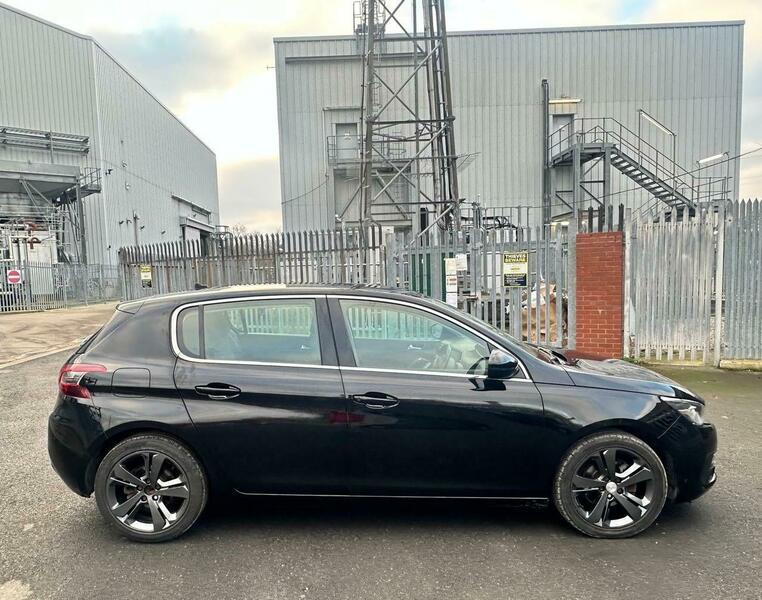 Used Peugeot 308 2019 for sale - 76976302: Photo 10