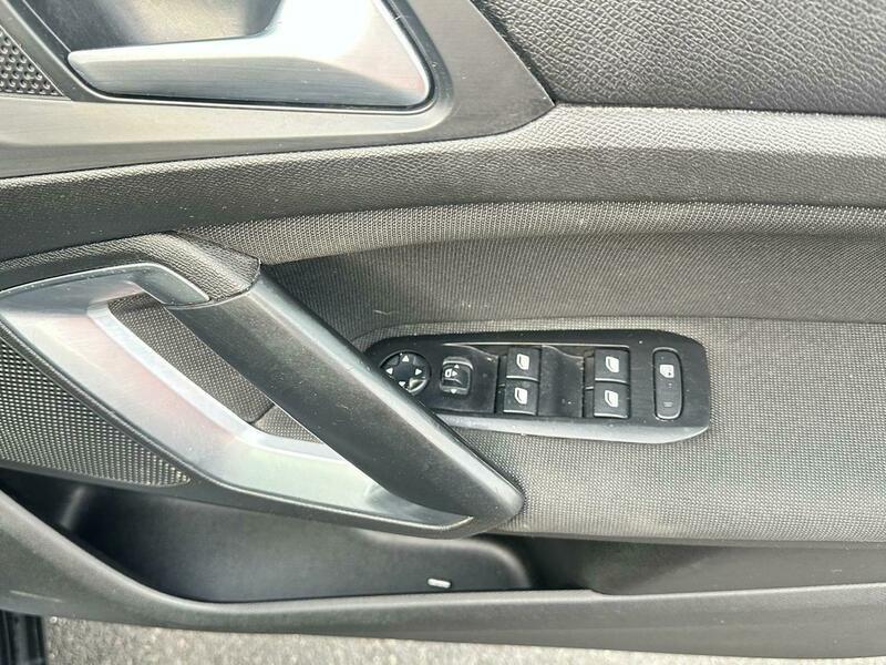 Used Peugeot 308 2019 for sale - 76976302: Photo 40