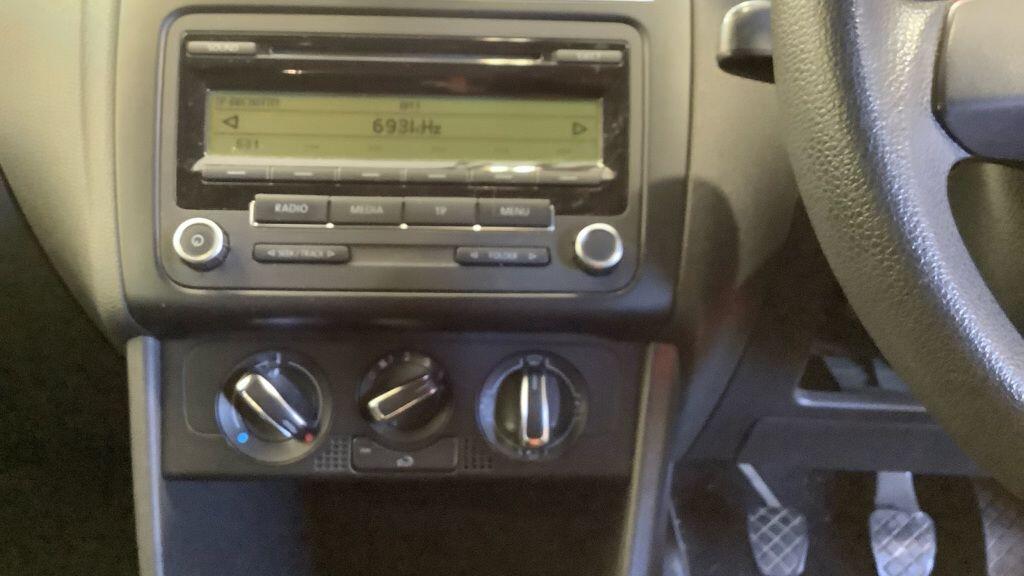 Used Volkswagen Polo 2010 for sale - 77345588: Photo 11