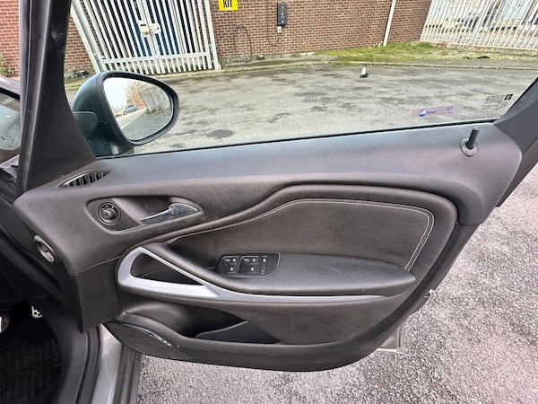 Used Vauxhall Zafira Tourer 2017 for sale - 75246774: Photo 33