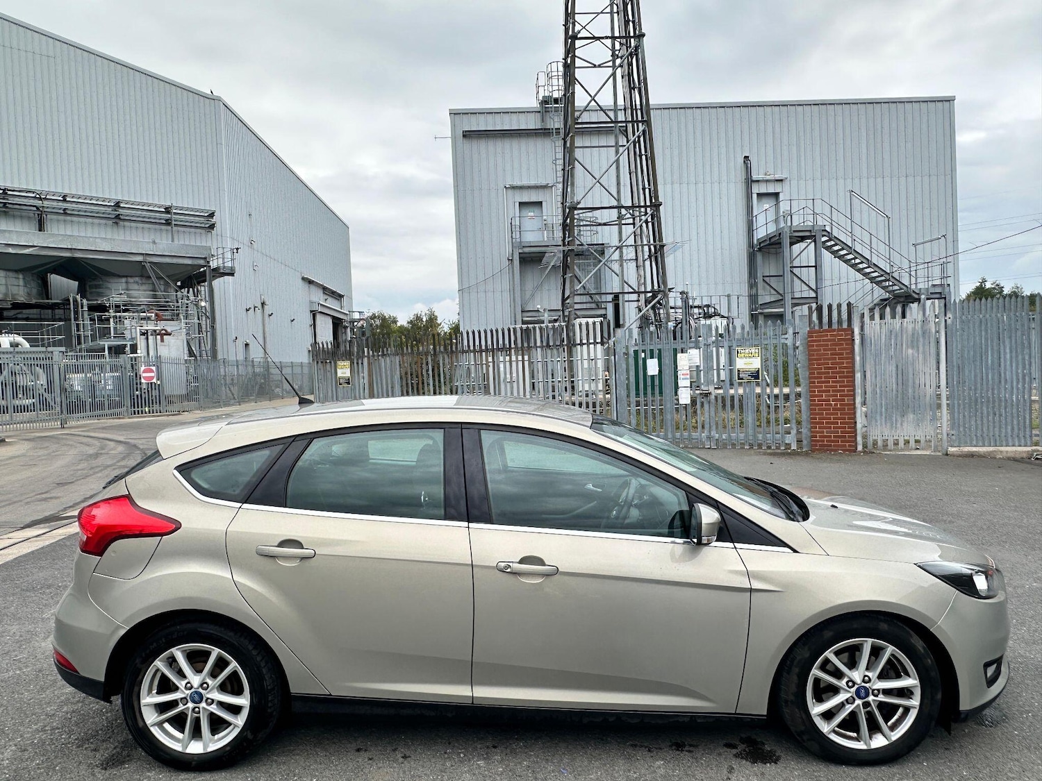 Used Ford Focus 2015 for sale - 76976721: Photo 9