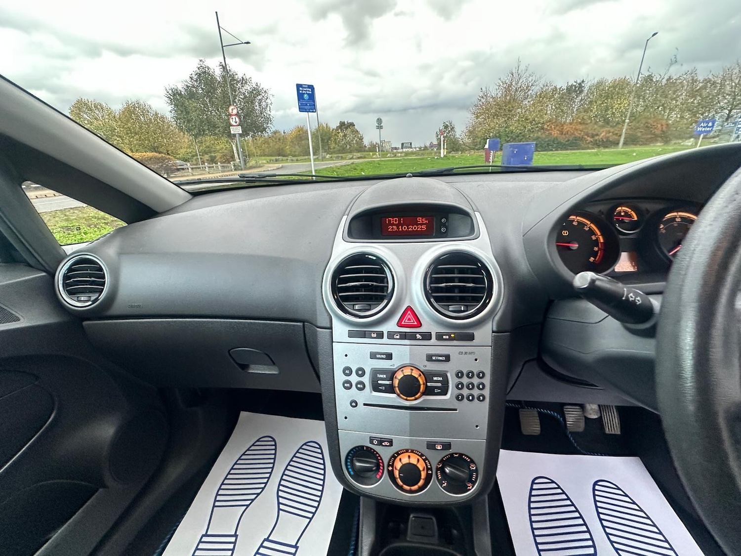 Used Vauxhall Corsa 2014 for sale - 76349880: Photo 9