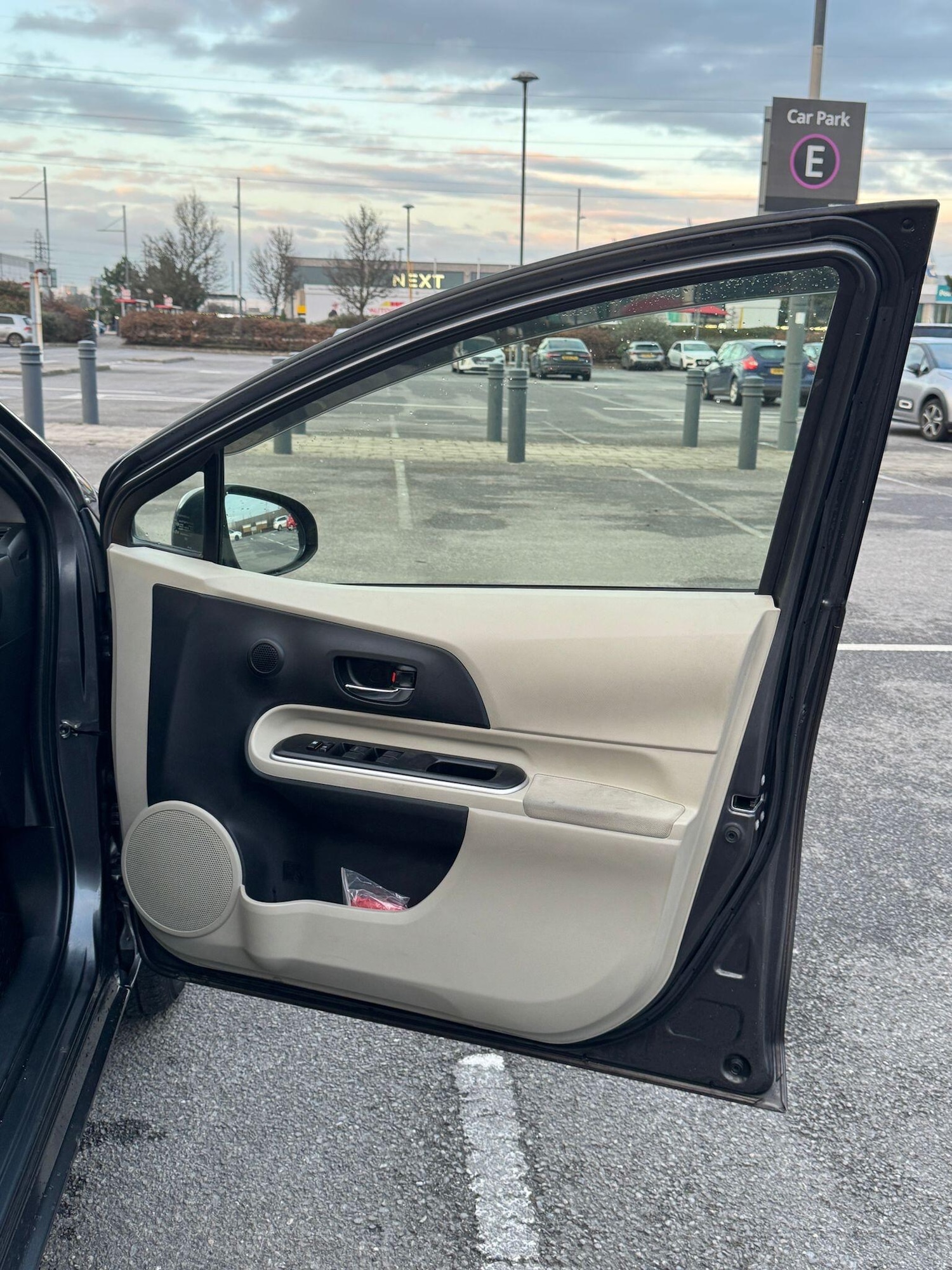 Used Toyota Aqua for sale - 77440013: Photo 27