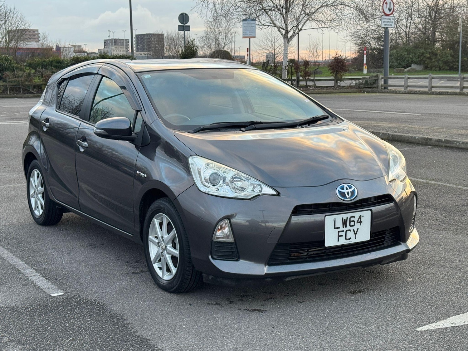Used Toyota Aqua for sale - 77440013: Photo 6