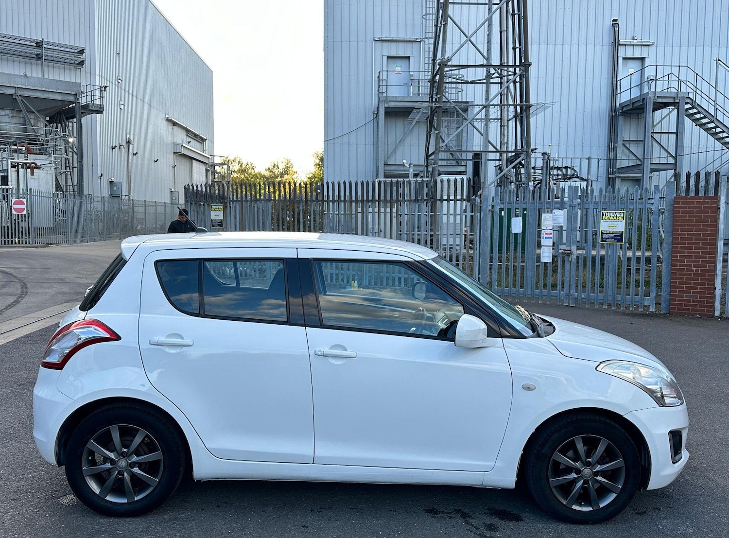 Used Suzuki Swift 2014 for sale - 77015463: Photo 6
