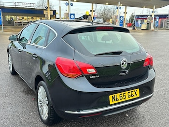 Used Vauxhall Astra 2015 for sale - 76976696: Photo
