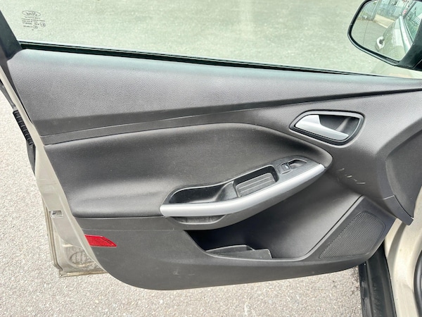 Used Ford Focus 2015 for sale - 76026692: Photo 26