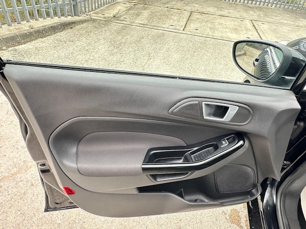 Used Ford Fiesta 2016 for sale - 76201025: Photo 28