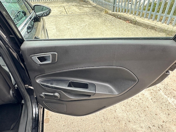 Used Ford Fiesta 2016 for sale - 76201025: Photo 30