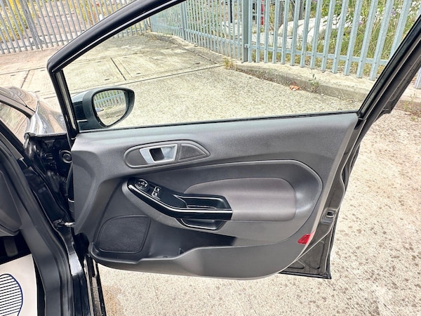 Used Ford Fiesta 2016 for sale - 76201025: Photo 31