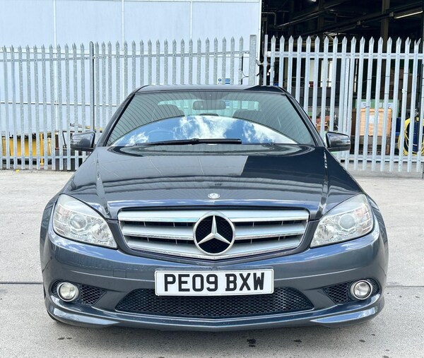 Used Mercedes-Benz C Class 2009 for sale - 76179772: Photo 2