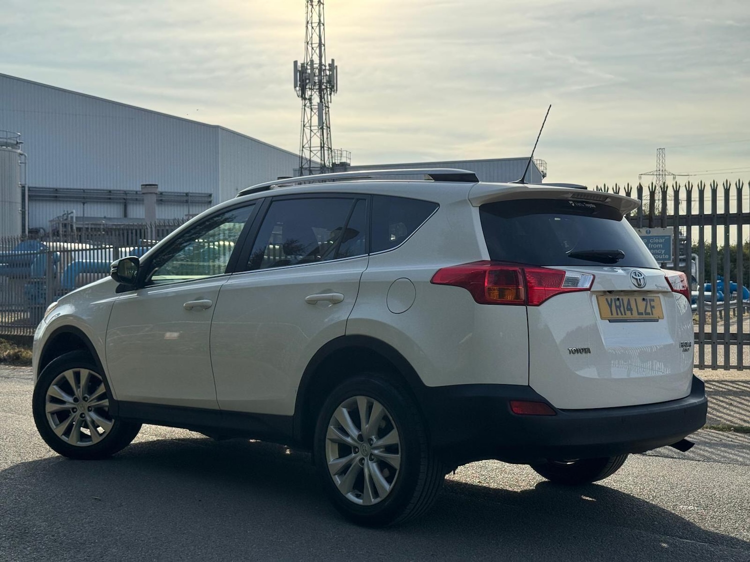 Used Toyota RAV4 2014 for sale - 77020853: Photo 28