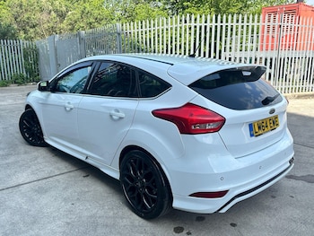 Used Ford Focus 2015 for sale - 76199793: Photo 4