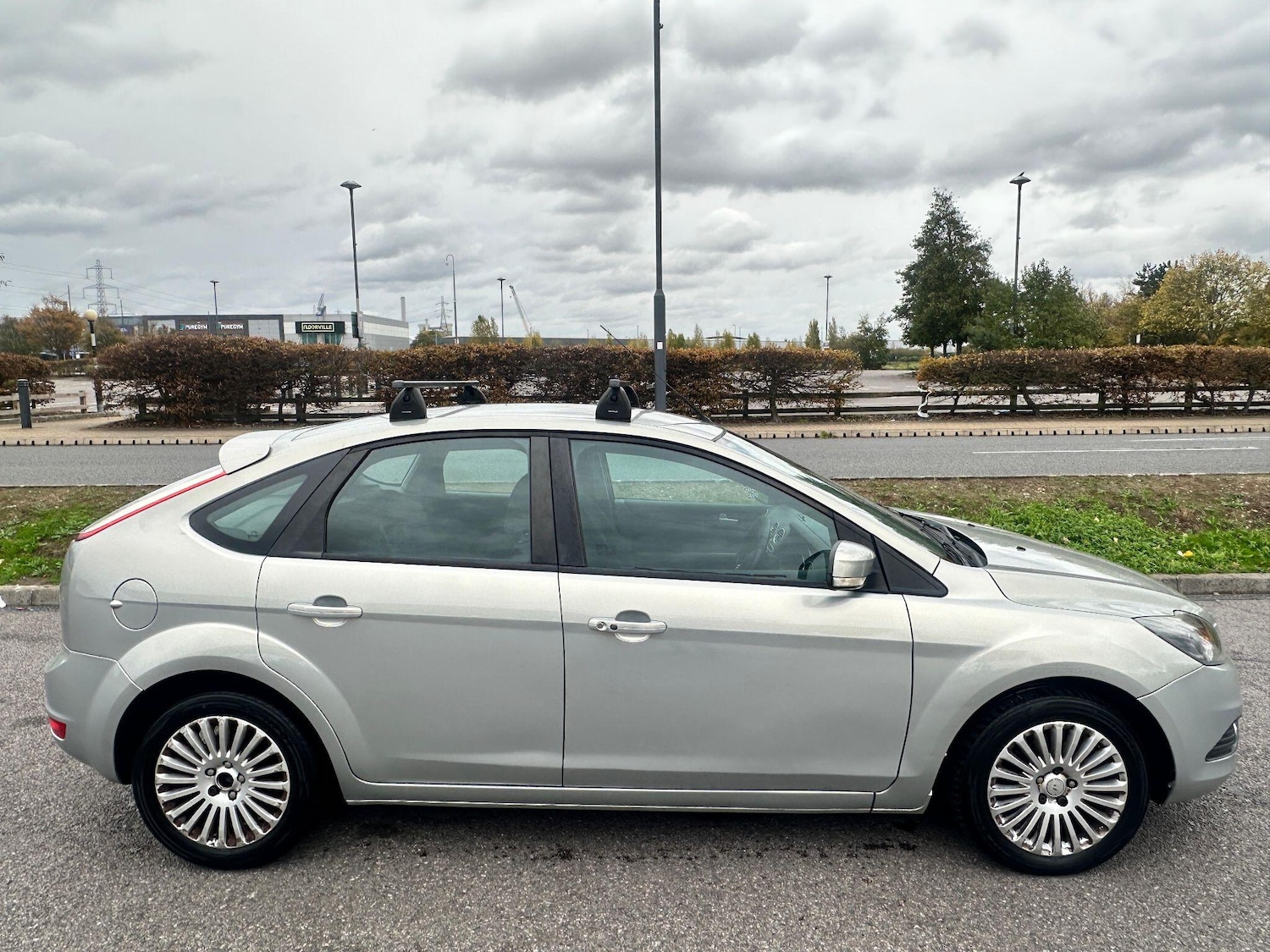 Used Ford Focus 2010 for sale - 76388108: Photo 10