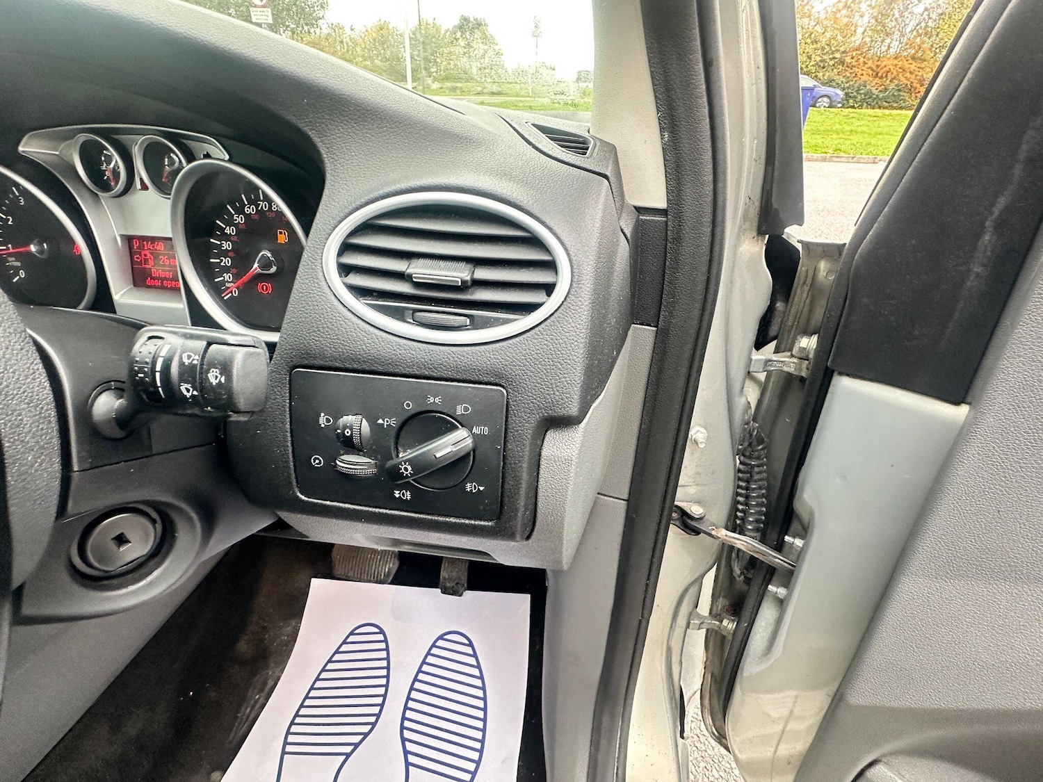 Used Ford Focus 2010 for sale - 76388108: Photo 13