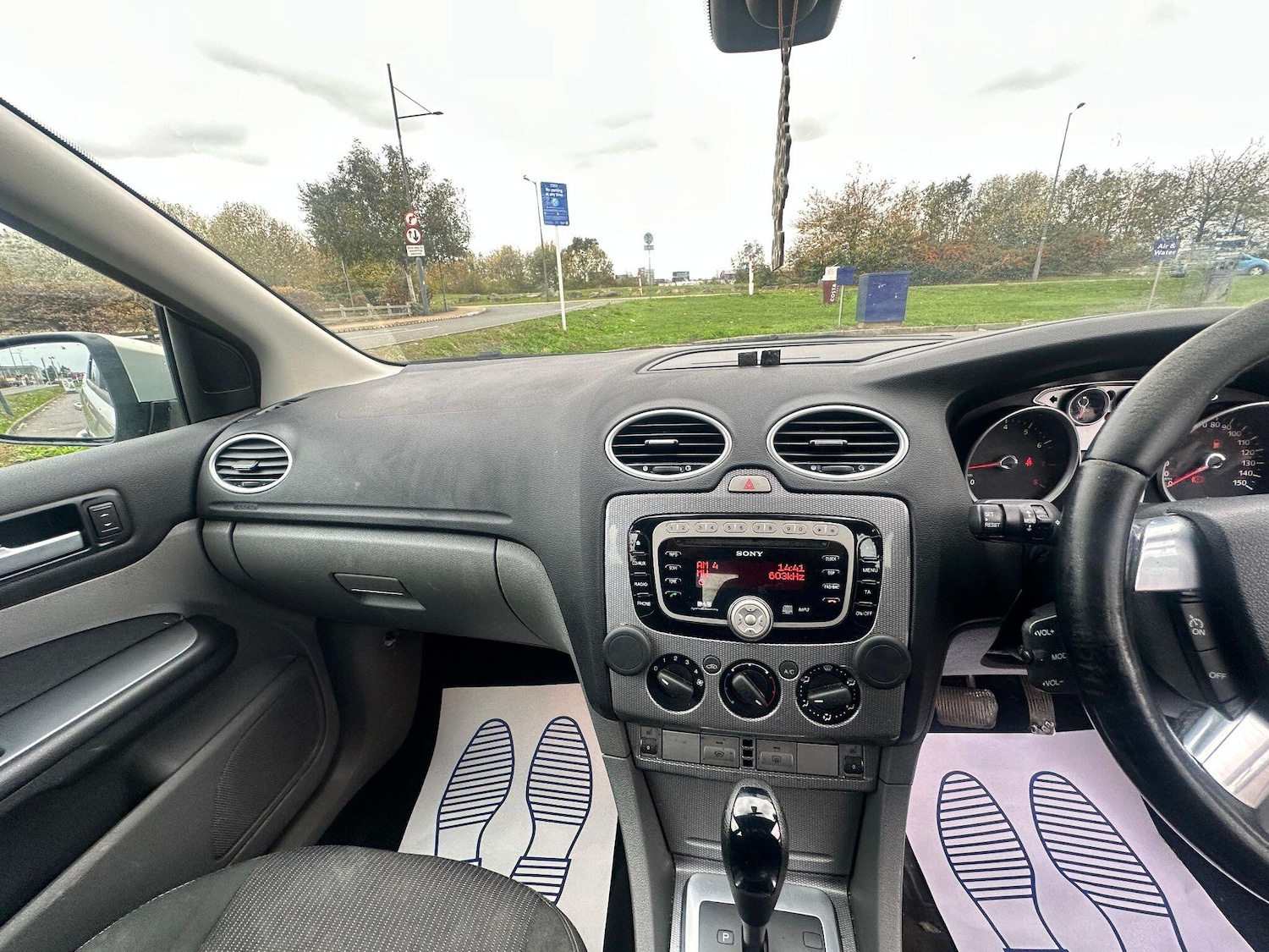 Used Ford Focus 2010 for sale - 76388108: Photo 15