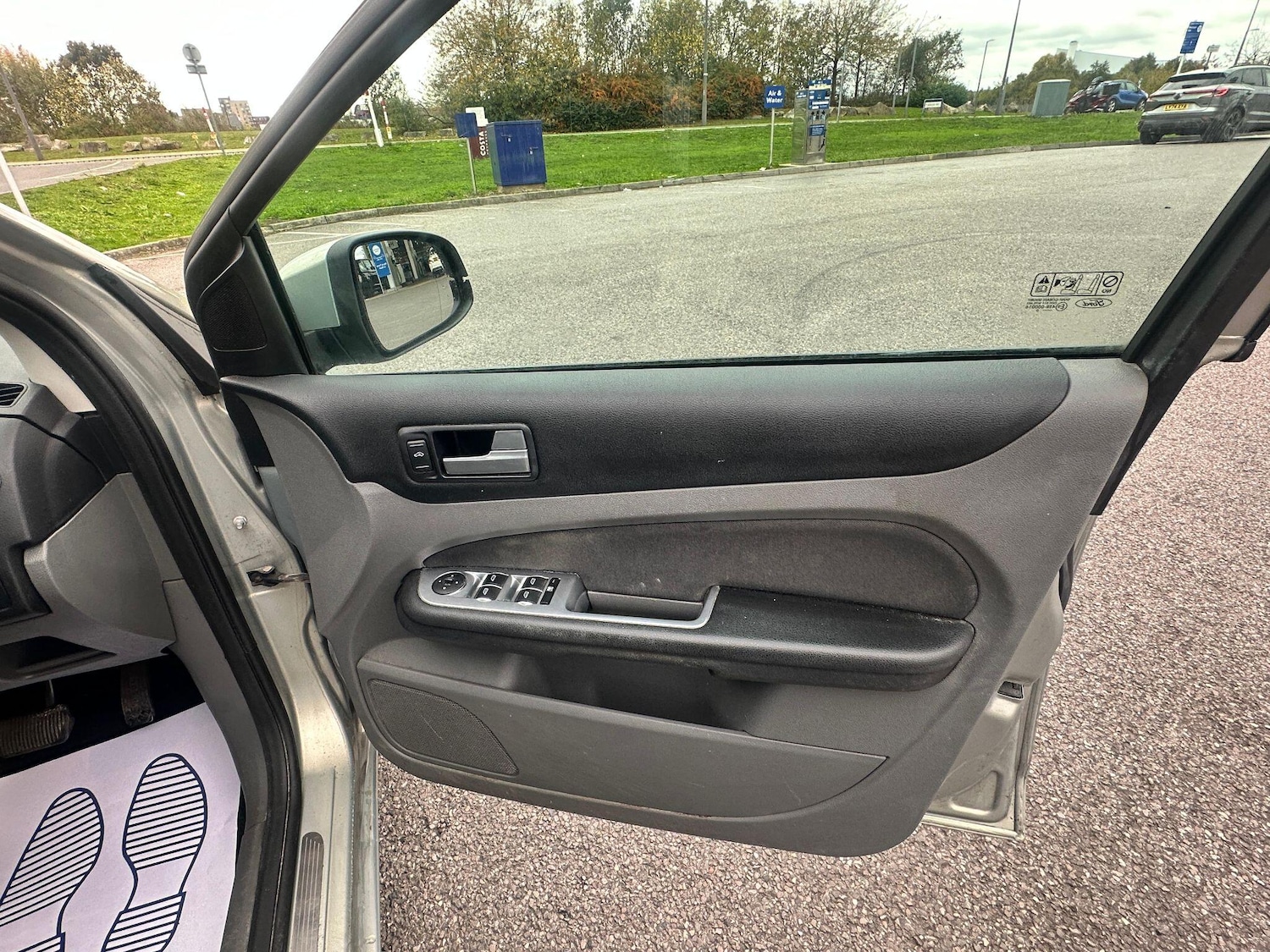 Used Ford Focus 2010 for sale - 76388108: Photo 21