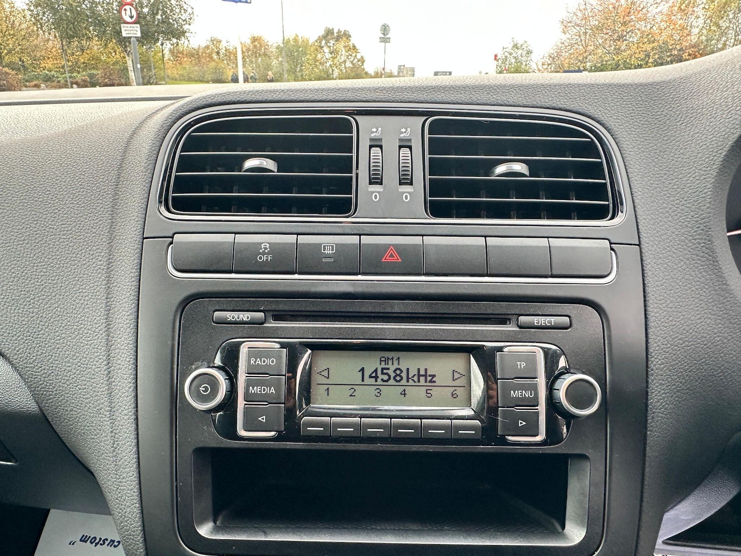 Used Volkswagen Polo 2011 for sale - 76432528: Photo 22