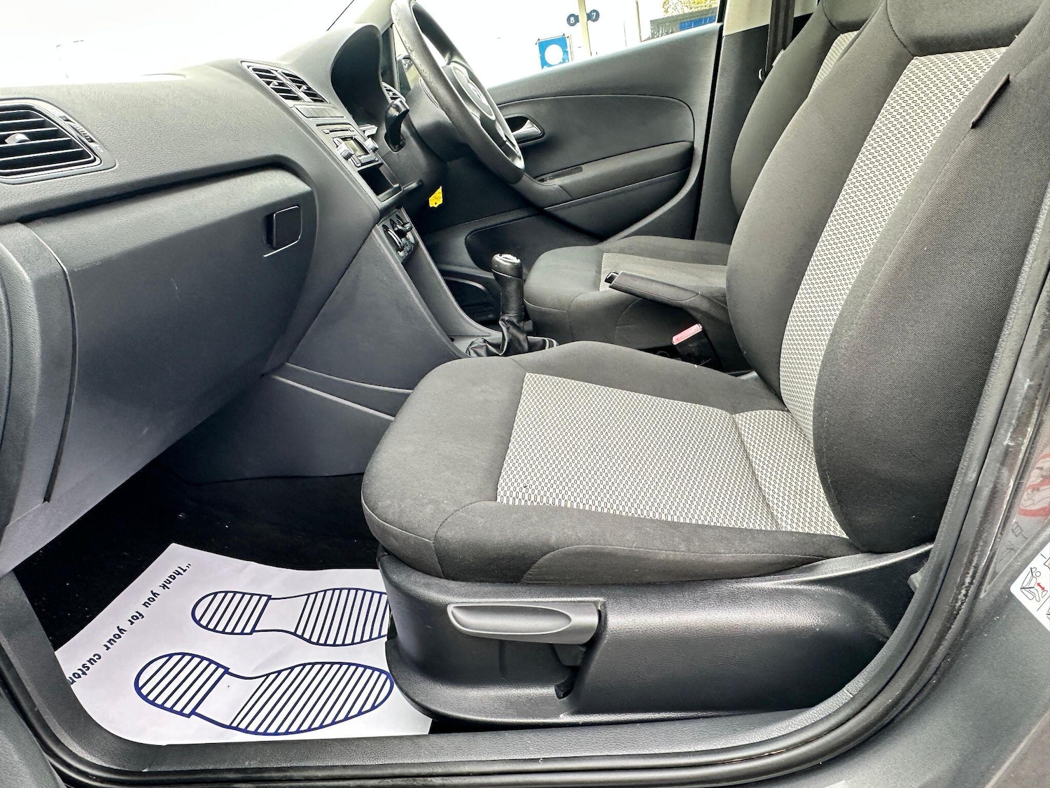 Used Volkswagen Polo 2011 for sale - 76432528: Photo 24