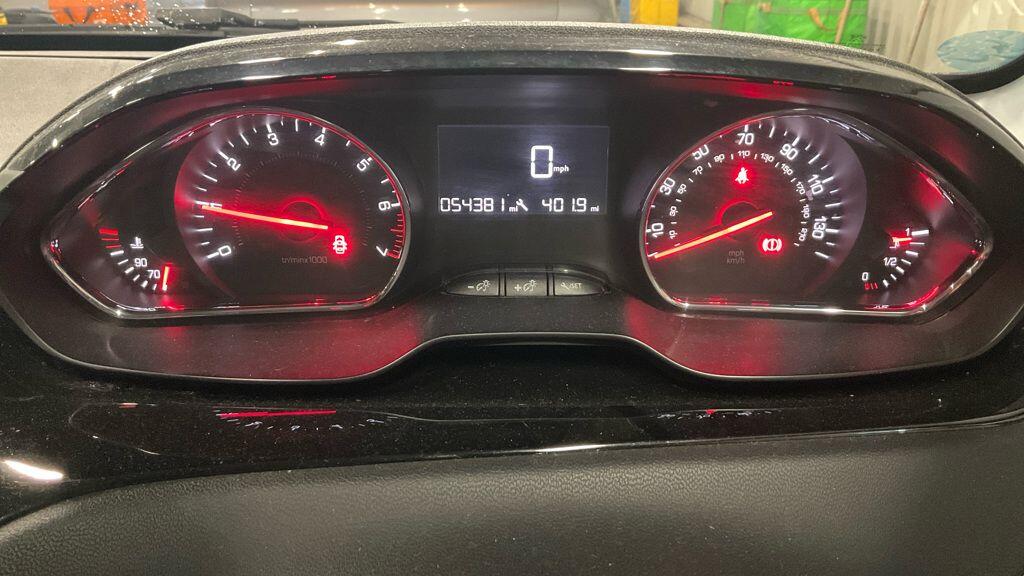 Used Peugeot 208 2012 for sale - 76976263: Photo 10