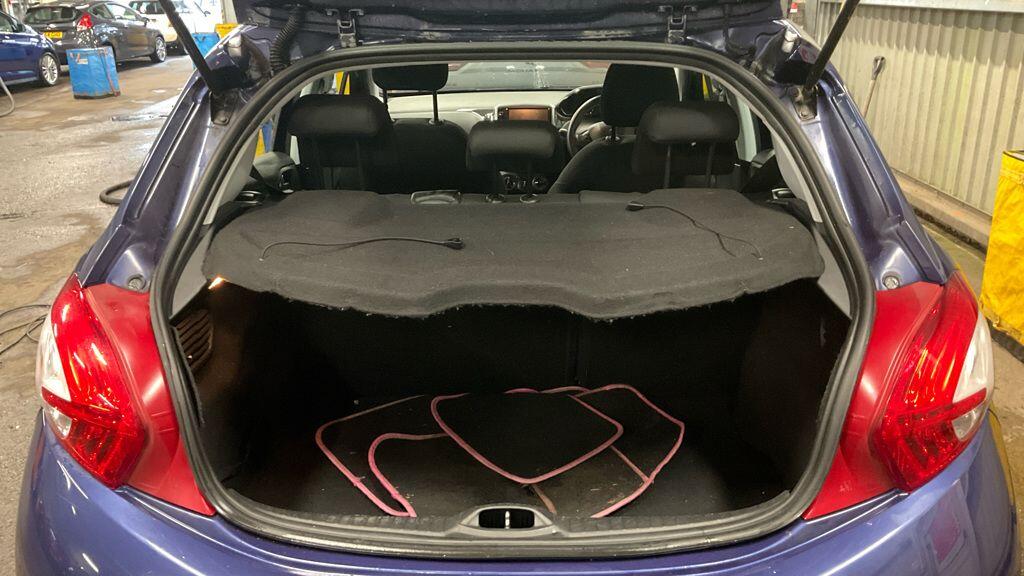 Used Peugeot 208 2012 for sale - 76976263: Photo 11