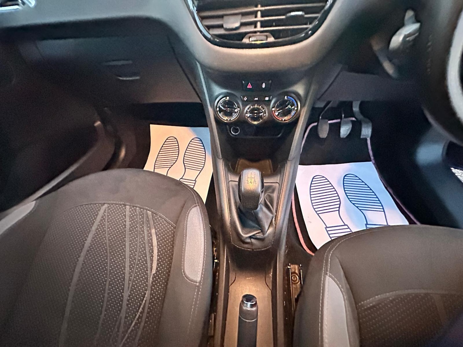 Used Peugeot 208 2012 for sale - 76976263: Photo 13