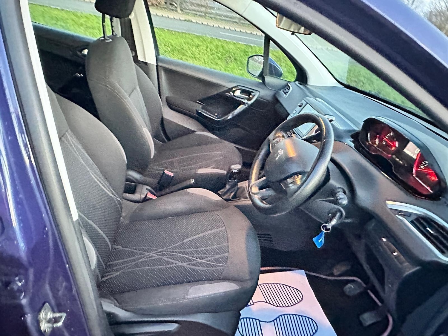 Used Peugeot 208 2012 for sale - 76976263: Photo 15