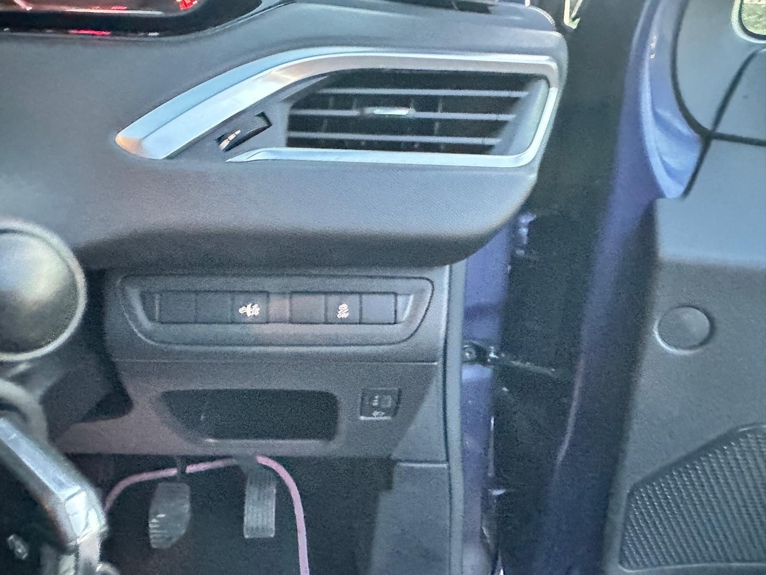 Used Peugeot 208 2012 for sale - 76976263: Photo 20