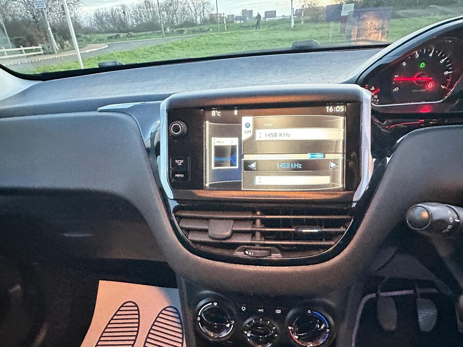 Used Peugeot 208 2012 for sale - 76976263: Photo 25