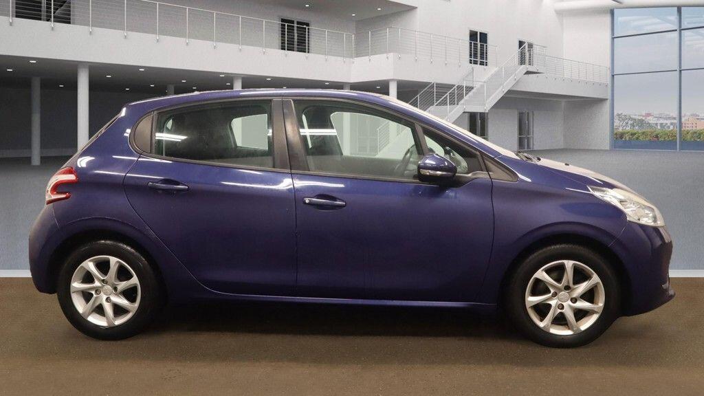 Used Peugeot 208 2012 for sale - 76976263: Photo 5