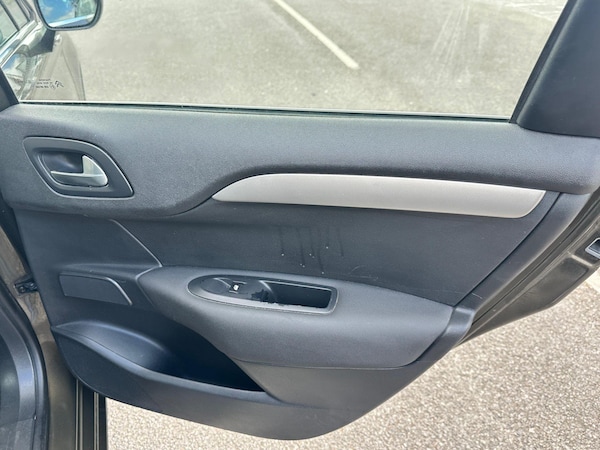 Used Citroen C4 2012 for sale - 76200389: Photo 32