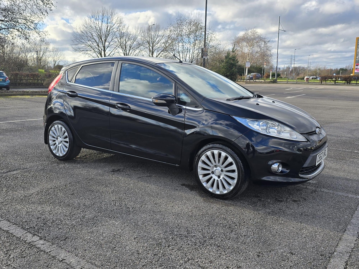 Used Ford Fiesta 2010 for sale - 76975570: Photo 2