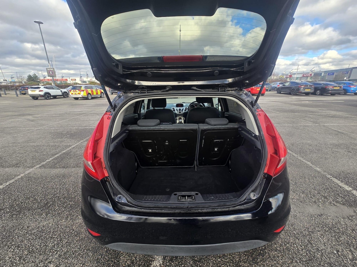 Used Ford Fiesta 2010 for sale - 76975570: Photo 20