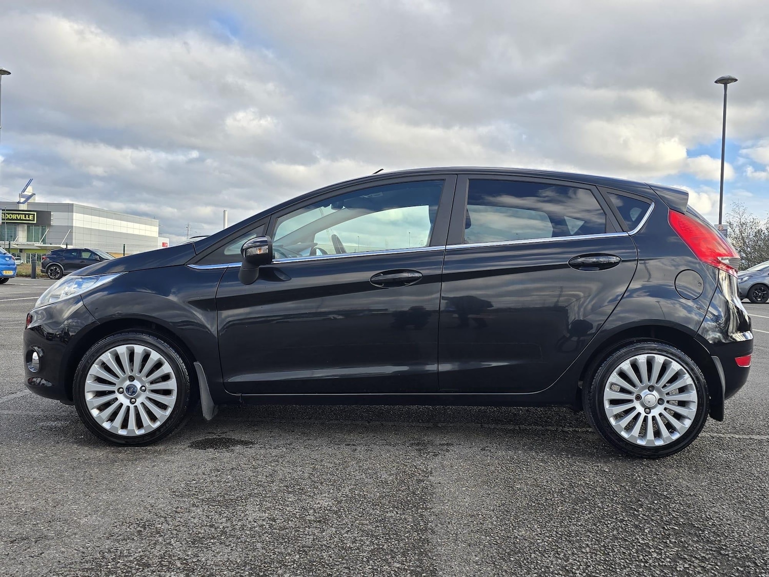 Used Ford Fiesta 2010 for sale - 76975570: Photo 4