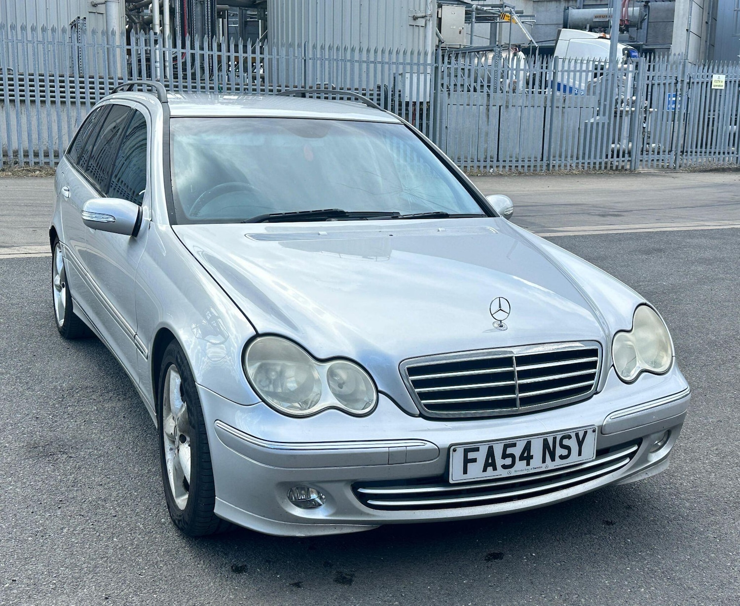 Used Mercedes-Benz C Class 2004 for sale - 76200287: Photo 2