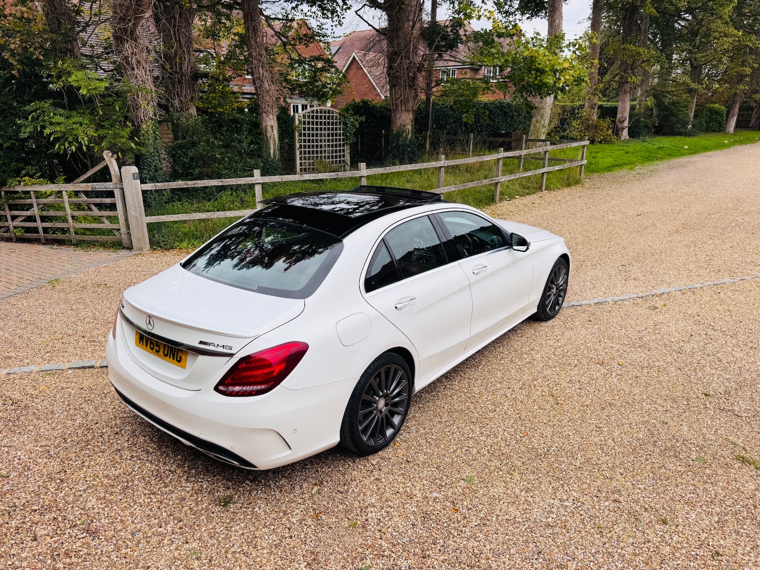 Used Mercedes-Benz C-Class 2015 for sale - 76089761: Photo 4