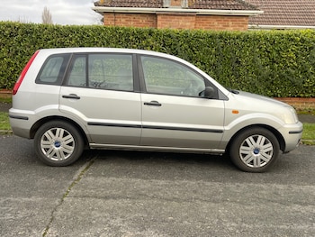 Used Ford Fusion 2004 for sale - 77071560: Photo