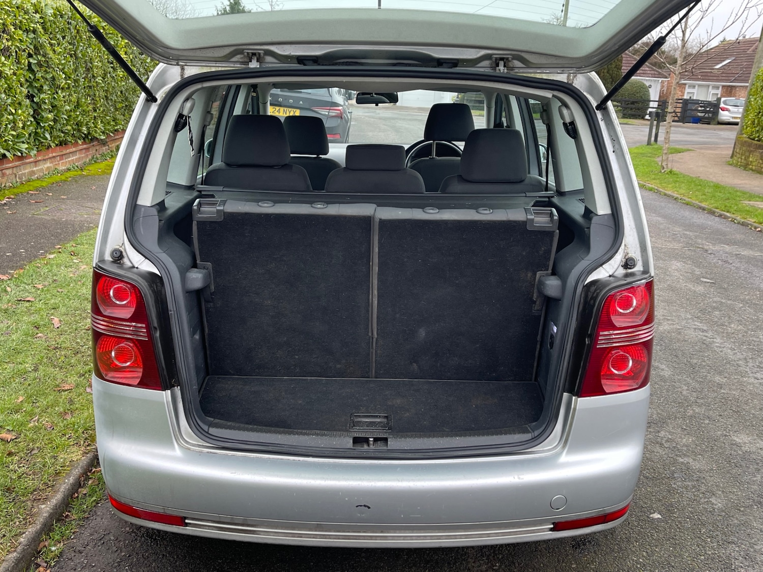 Used Volkswagen Touran 2007 for sale - 77058450: Photo 8