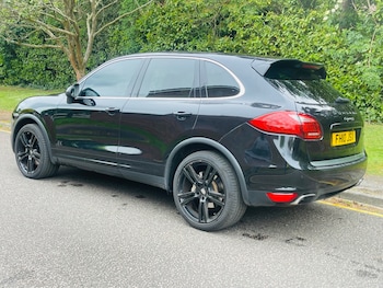 Used Porsche Cayenne 2010 for sale - 78611846: Photo