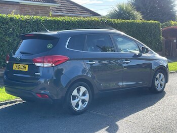 Used Kia Carens 2016 for sale - 76018470: Photo 4