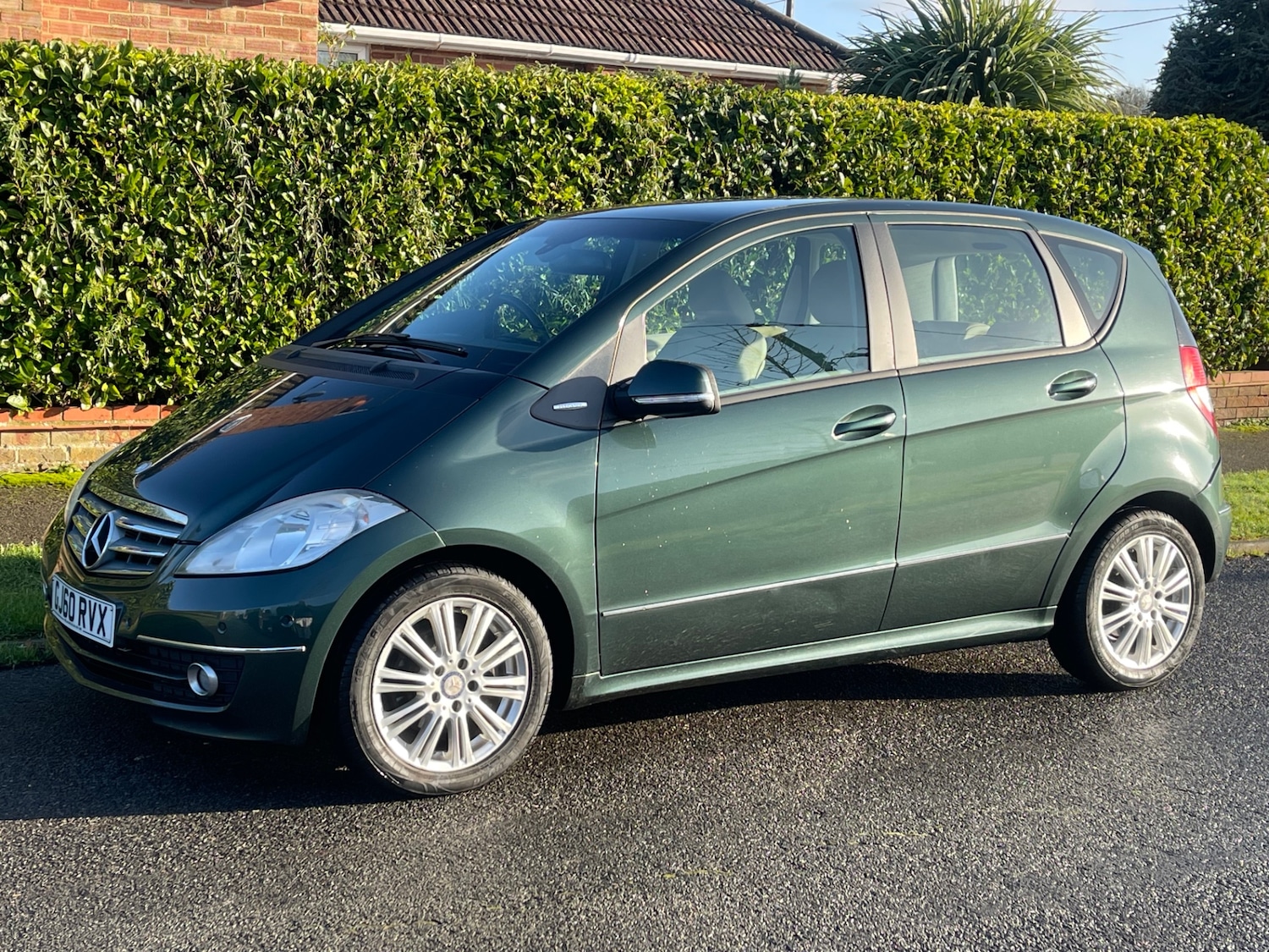 Used Mercedes-Benz A-Class 2010 for sale - 77019025: Photo 2