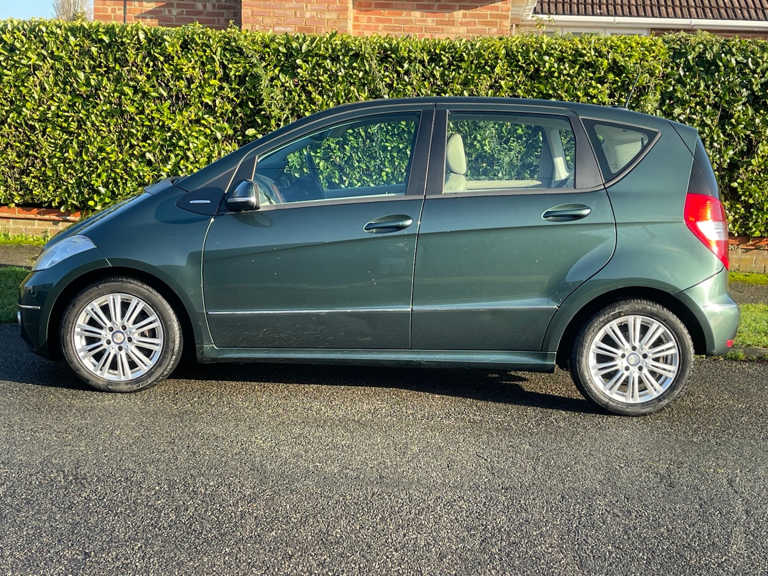 Used Mercedes-Benz A-Class 2010 for sale - 77019025: Photo 6