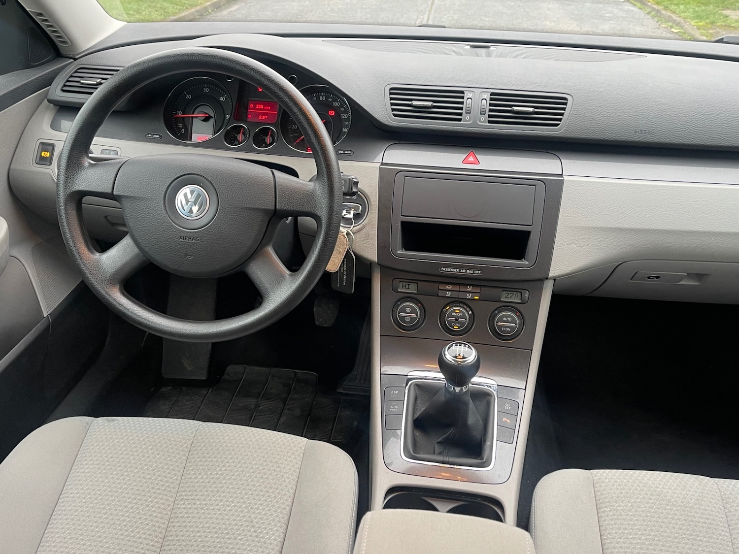 Used Volkswagen Passat 2010 for sale - 76940427: Photo 13