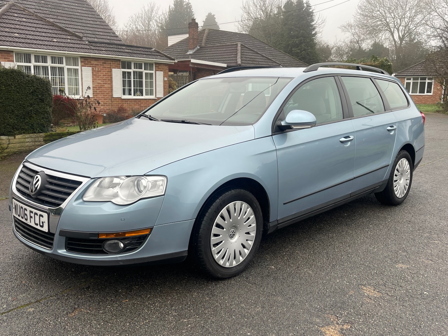 Used Volkswagen Passat 2010 for sale - 76940427: Photo 2