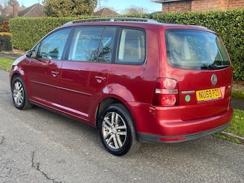 Used Volkswagen Touran 2009 for sale - 76692785: Photo
