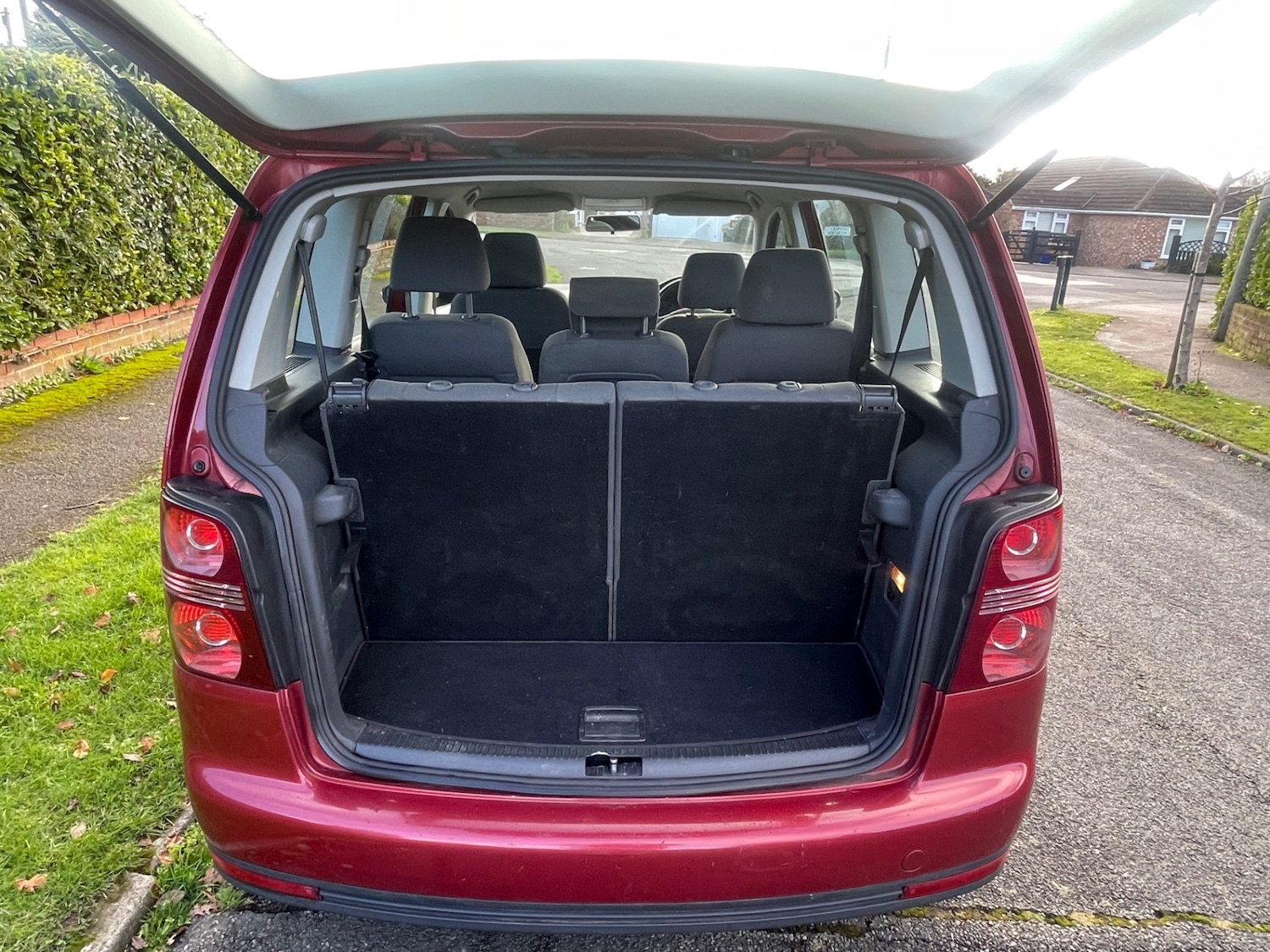 Used Volkswagen Touran 2009 for sale - 76692785: Photo 8